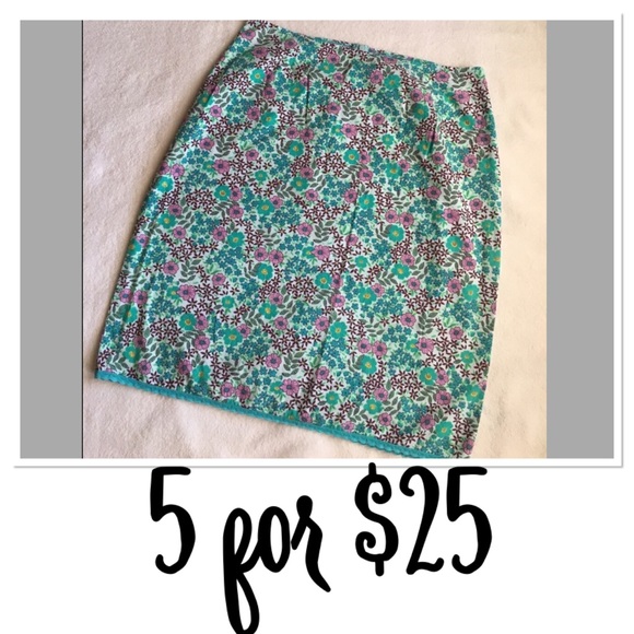 Xhilaration Dresses & Skirts - 🚨CLOSET CLOSING🚨 Floral Skirt with Scalloped Trim